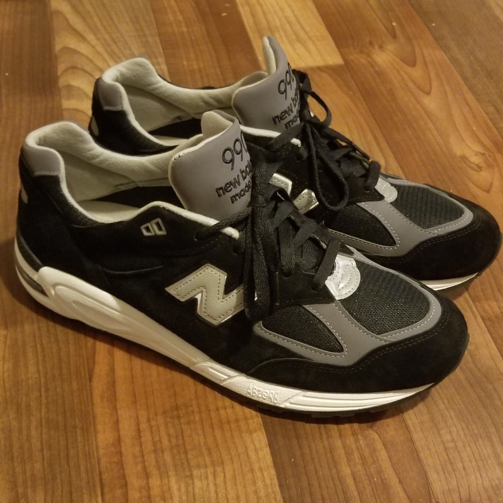 New Balance 990